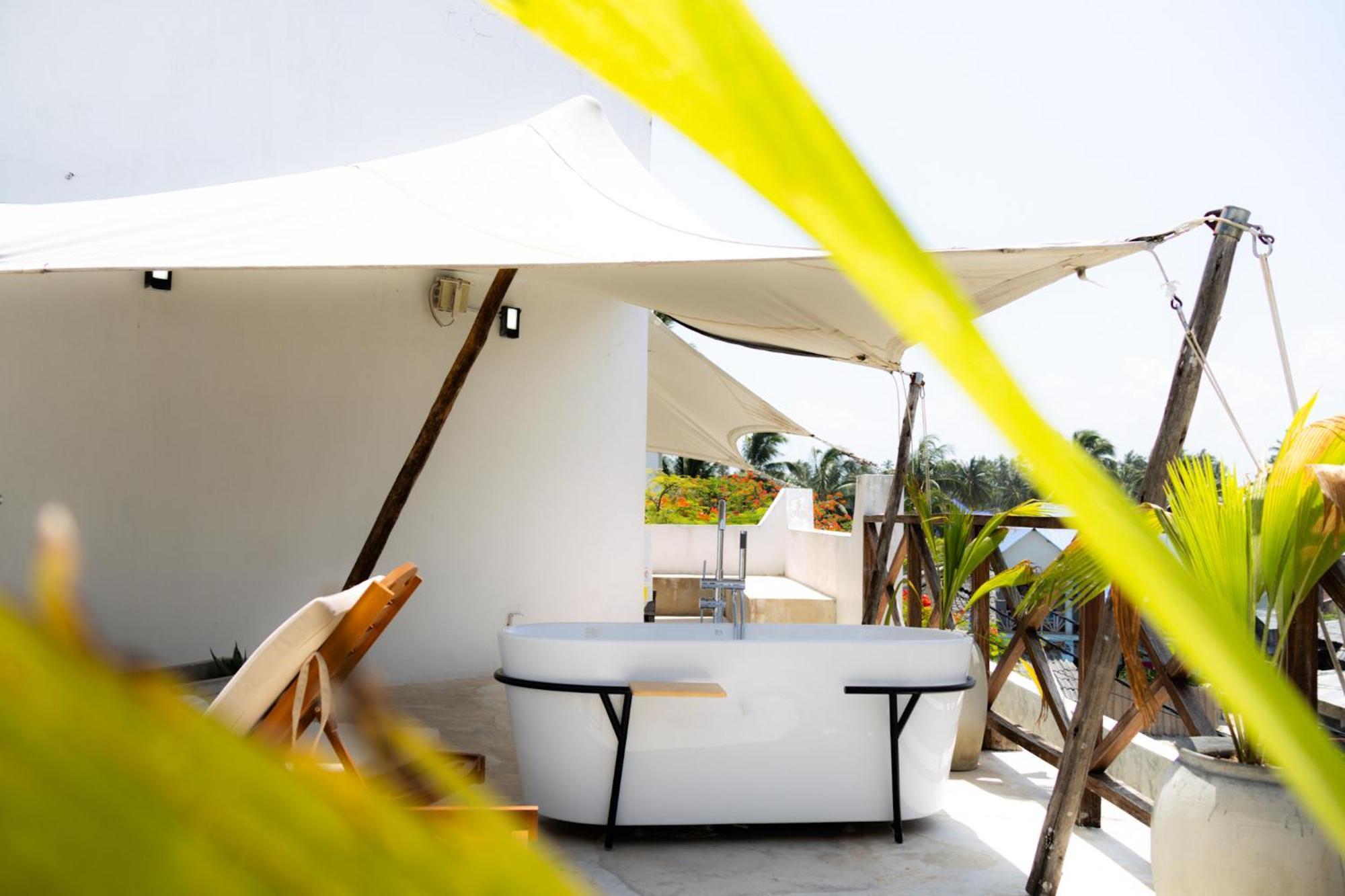 Pili Pili Tropical Island จัมเบียนี ภายนอก รูปภาพ
